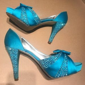 Malibu blue open toe wedding heels 9.5